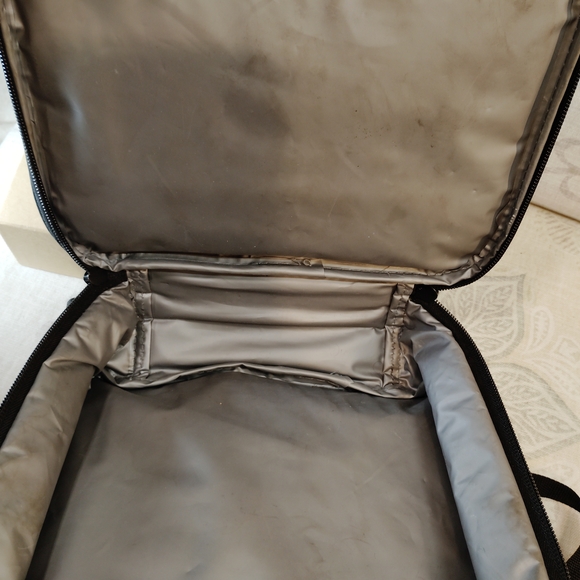 Champion Black Men's Lunch Tote Bag - Picture 6 of 6